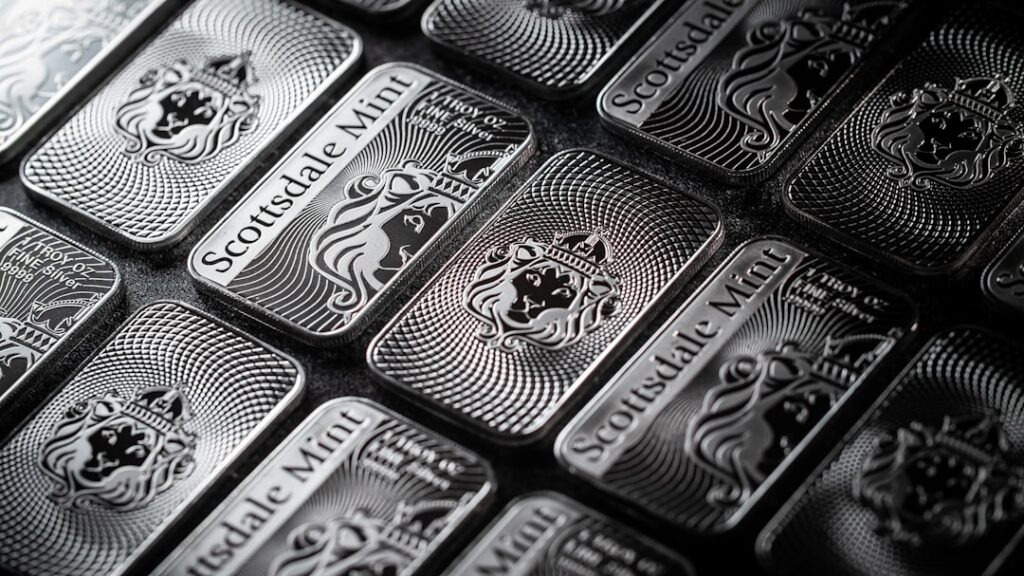1 Troy oz 9999 Fine Silver Vortex Lion Bullion Bars by Scottsdale Mint. Please give a shoutout to Scottsdale Mint if able! Shop online for the most beautiful bullion at ScottsdaleMint.com! — Compro Oro Costanzo